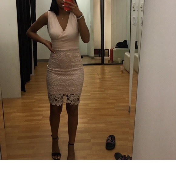 Lipsy London - Designer Pink Lace Detail Bodycon Dress - Picture 3 of 13